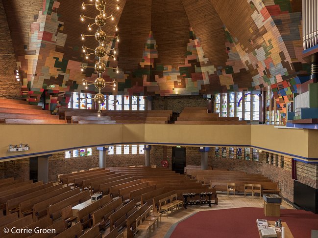 Kerkzaal gezien vanaf de gaanderij
<br/>
Corrie Groen-Pickhard, 2018-07-26